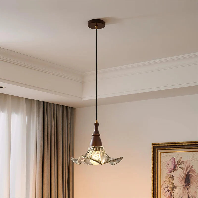 Lámpara colgante floral de vidrio artístico de madera moderna Adikia (11).webp__PID:3471386c-be7c-4a77-aee4-66004b1aec0b