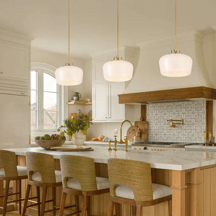 Nowoczesna_Antyczna_Mosiądz_3-Lampa_Opalowa_Biała_Szklana_Lampa_Wisząca_Wyspa_Kuchenna_2.webp__PID:df3c3f4c-5979-4f65-a232-55ae6e57b1a3