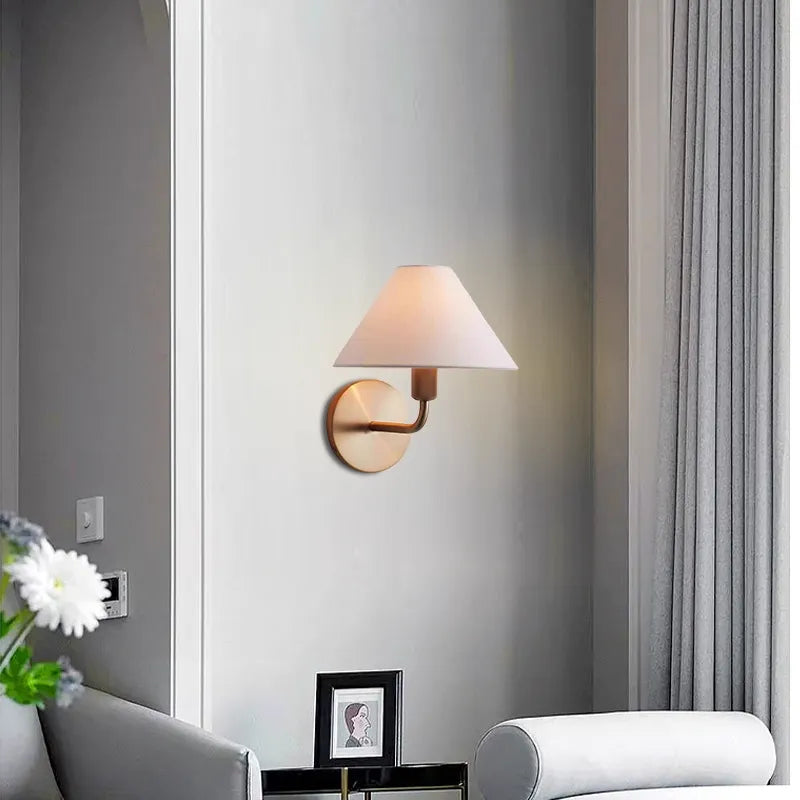 Kinkiet Thalia Wabi-Sabi Fabric Cone Wall Sconce-5.webp__PID:86a1d65f-909d-4e33-863b-2367ebc36e7f