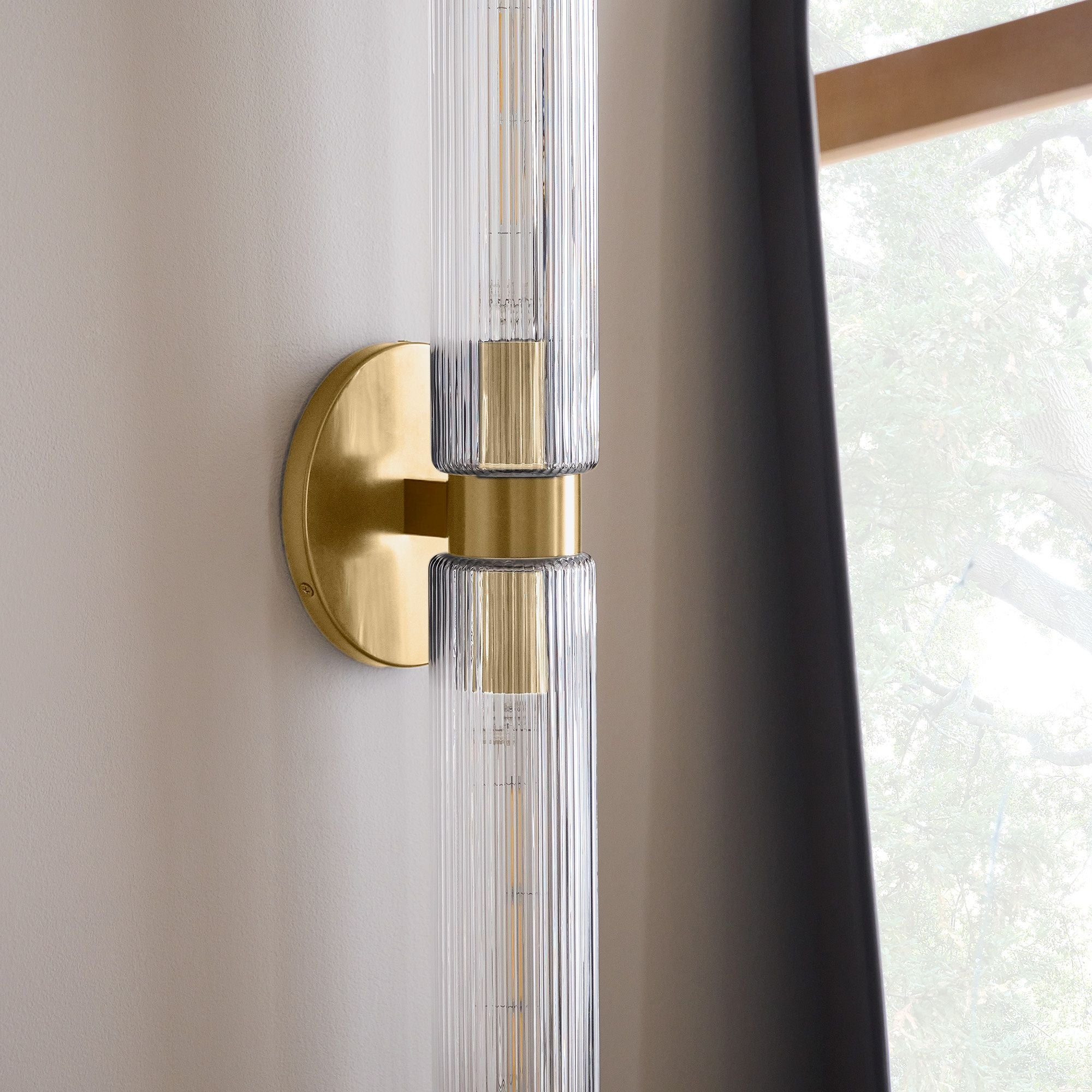 Applique moderna ed elegante in alabastro Doran (1).webp__PID:46c9b6f6-6ecc-4d1e-99ac-d9401ba1f25a