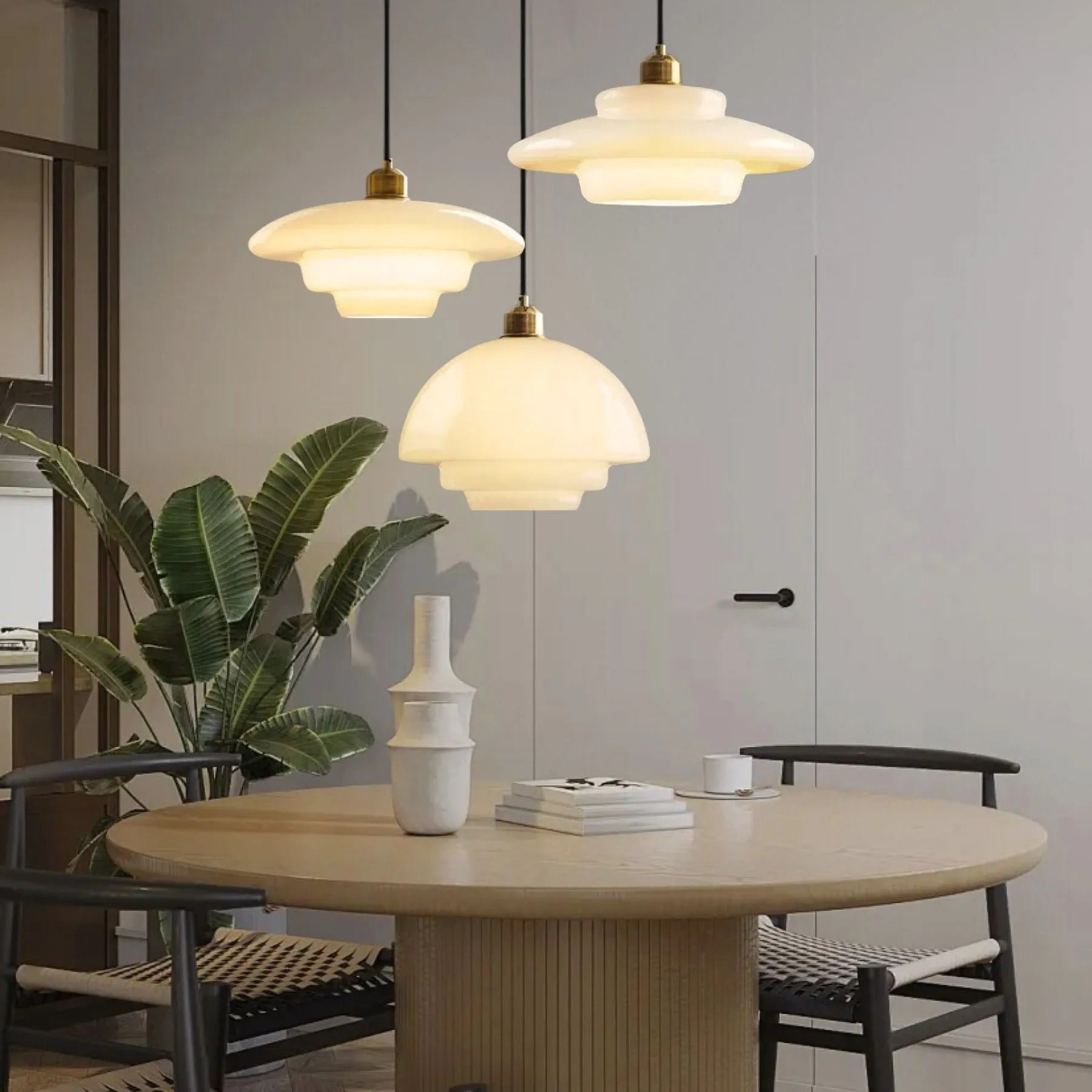 Lampa wisząca Daphne Modern Minimalist Milk Glass, scene15.webp__PID:bb413e3b-a0b3-4779-be59-f49006eb0a25