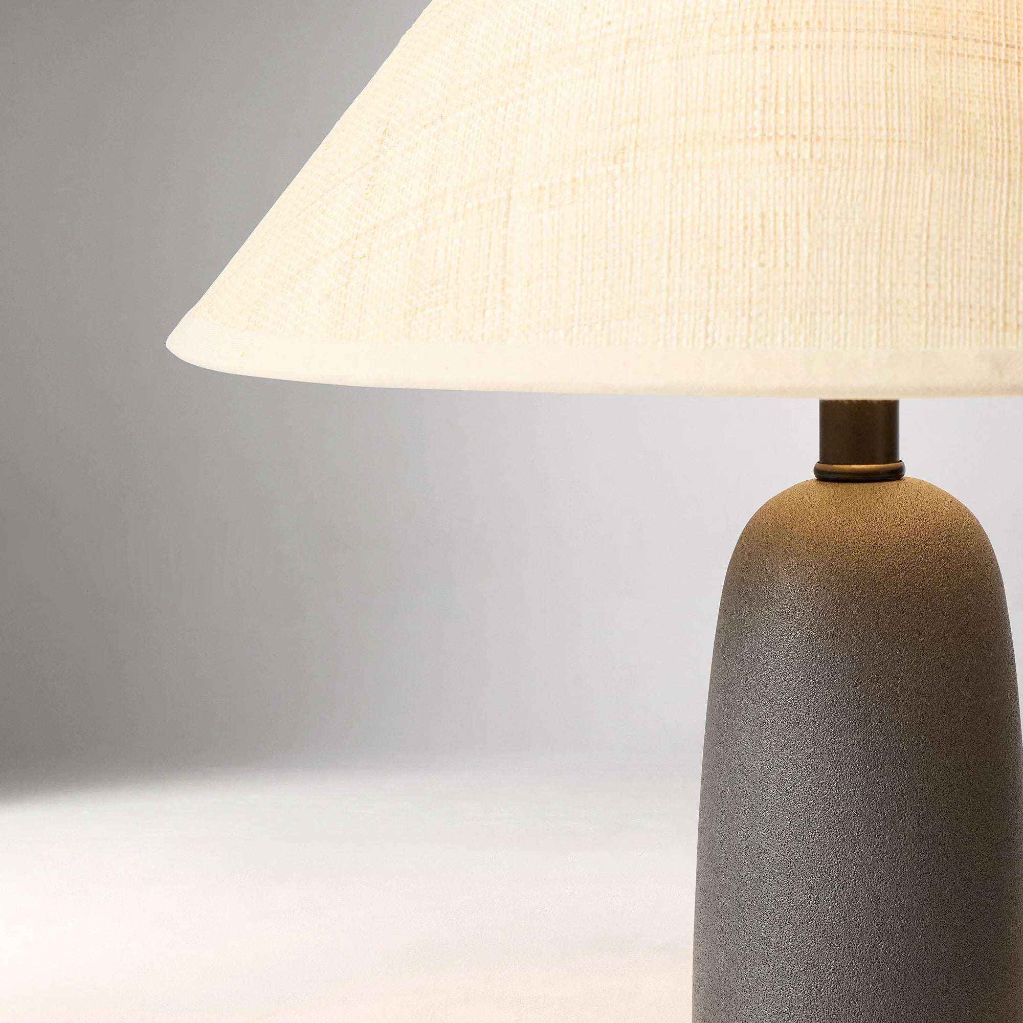 Daria Wabi-Sabi Ceramic Base Table Light (17).webp__PID:8e79104f-b22e-4e75-8f73-a1a5841698a2