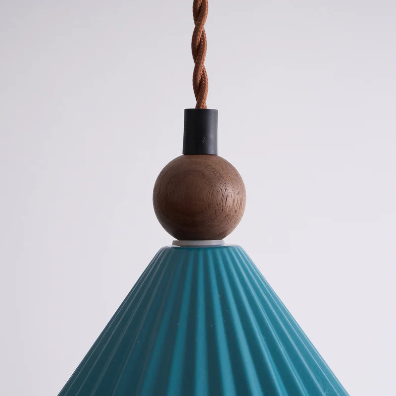 Eirene Minimalistyczna plisowana ceramiczna lampa wisząca w kształcie stożka (8).webp__PID:e62b8e46-7968-416d-a7fa-3869abdaa5d4