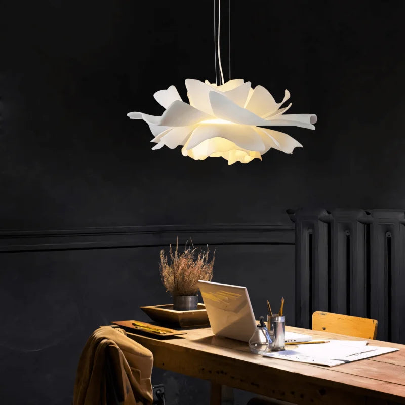 Lampada a sospensione moderna e minimalista a forma di fiore di loto bianco Elijah1 (8).webp__PID:60bef038-9190-4557-bd4a-ff594d3fa559