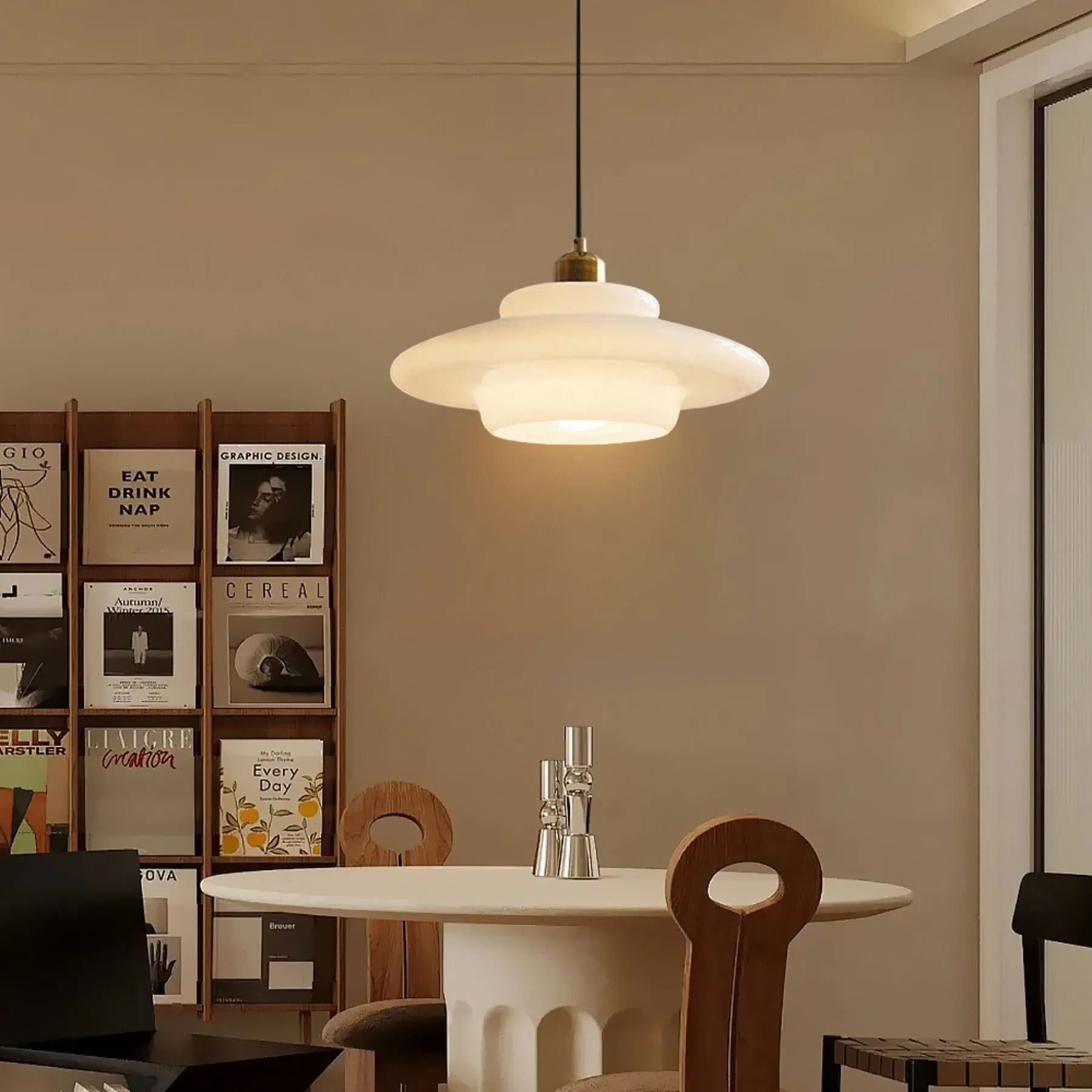 Lampa wisząca Daphne Modern Minimalist Milk Glass, scene3.webp__PID:8c9bbb9c-5935-4a5b-801f-27aabb413e3b