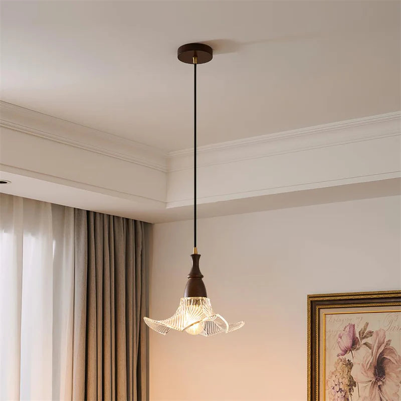 Lámpara colgante Adikia de madera moderna con diseño floral de vidrio artístico (12) .webp__PID:71386cbe-7cca-476e-a466-004b1aec0b89