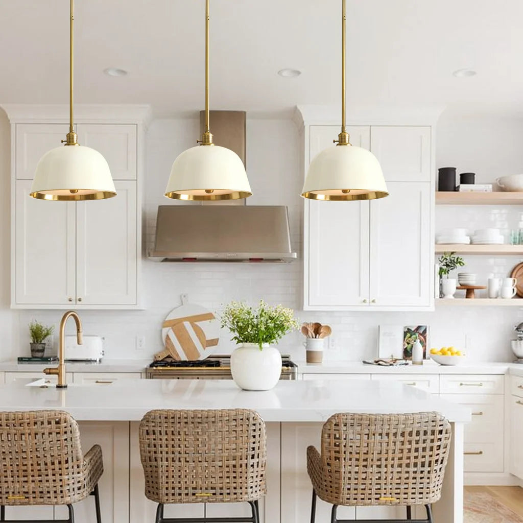 Moderne Pendelleuchte mit farbigem Diffusor aus Metall (7).webp__PID:bc4ba9b5-1e6c-4f24-b1ca-6ab1793d1255