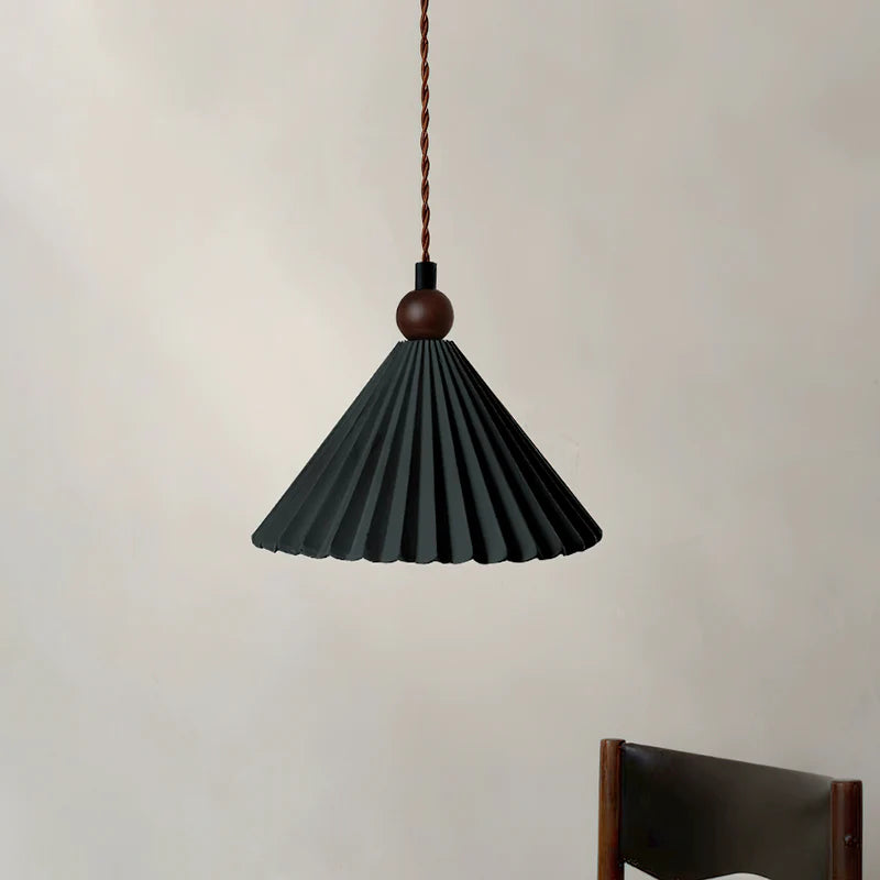 Eirene Minimalist Plisowana ceramiczna lampa wisząca w kształcie stożka (10).webp__PID:8e467968-916d-47fa-b869-abdaa5d4bd05