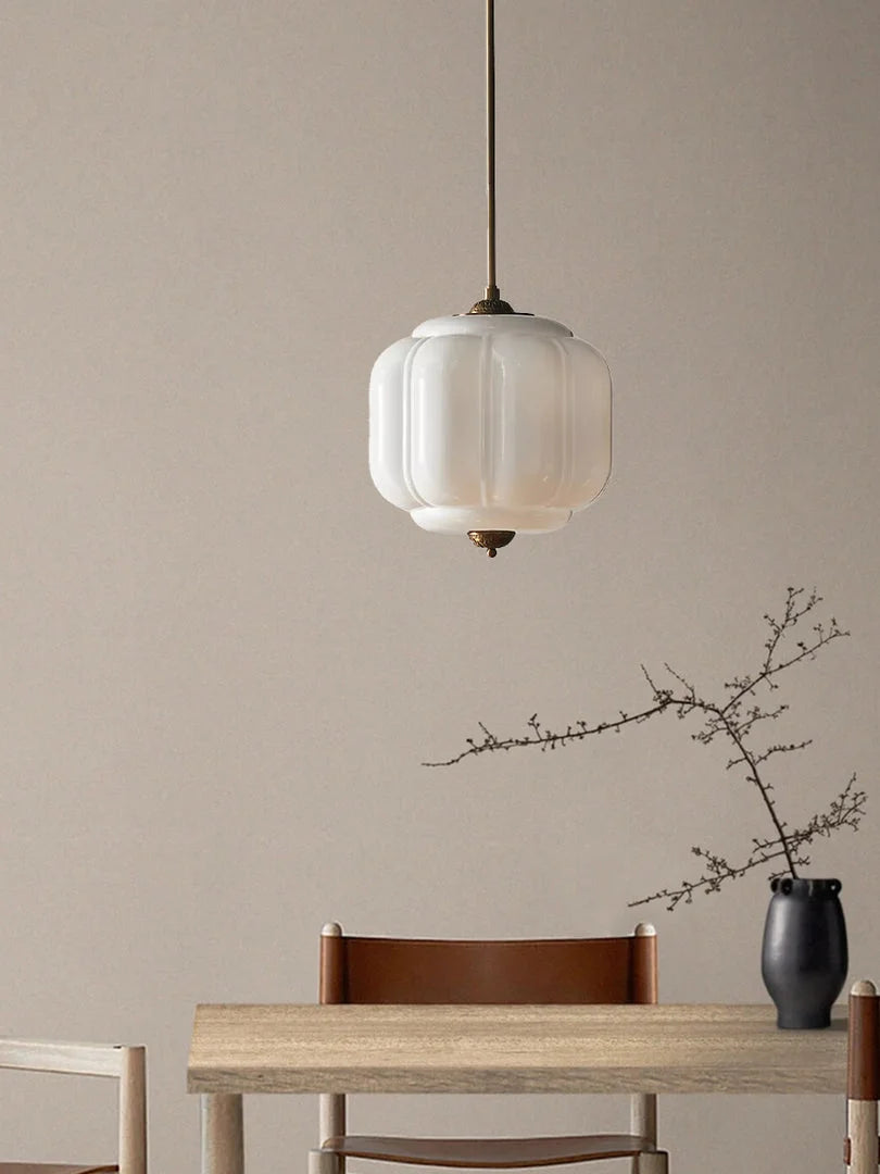 Máni-Vintage-Cream-Glass-Eloise-Pendant-Light (22).webp__PID:f2bc4d22-e481-4e17-b218-3b933b334b65