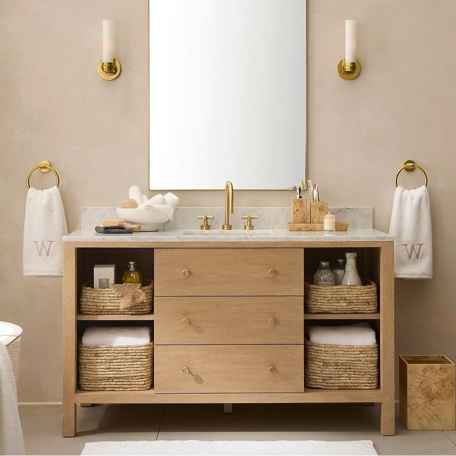 Applique da parete moderna in vetro opalino Liora scene2.webp__PID:3910c600-b161-4803-a2d1-db50402863f3
