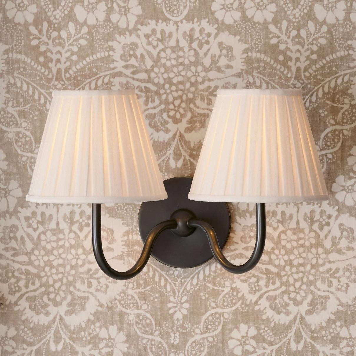 Lámpara colgante con cúpula de vidrio martillado Vale Farmhouse (24).webp__PID:cda192f3-6af9-488a-ac45-6a4363659e90