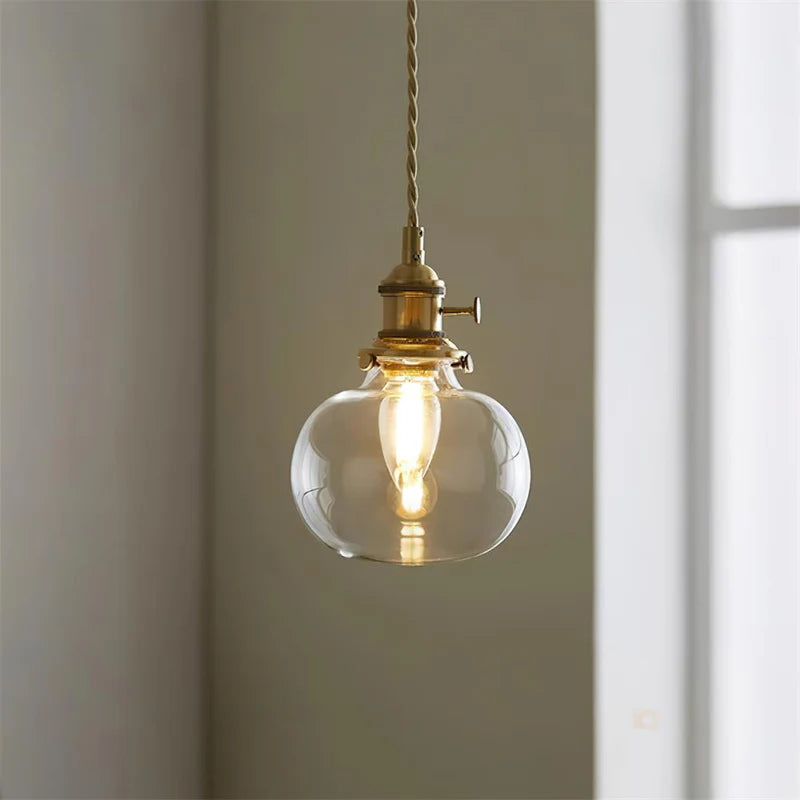 Lámpara colgante Porphyrion Mini de latón retro con cristal transparente (1).webp__PID:1edd8dfc-f90b-425b-baea-795ce2337782