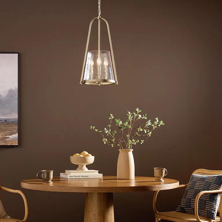 Lampada a sospensione in vetro martellato svasato industriale Ismena (1).jpg__PID:97f6f3ca-d35e-42b4-8ade-b8f06f7ec670