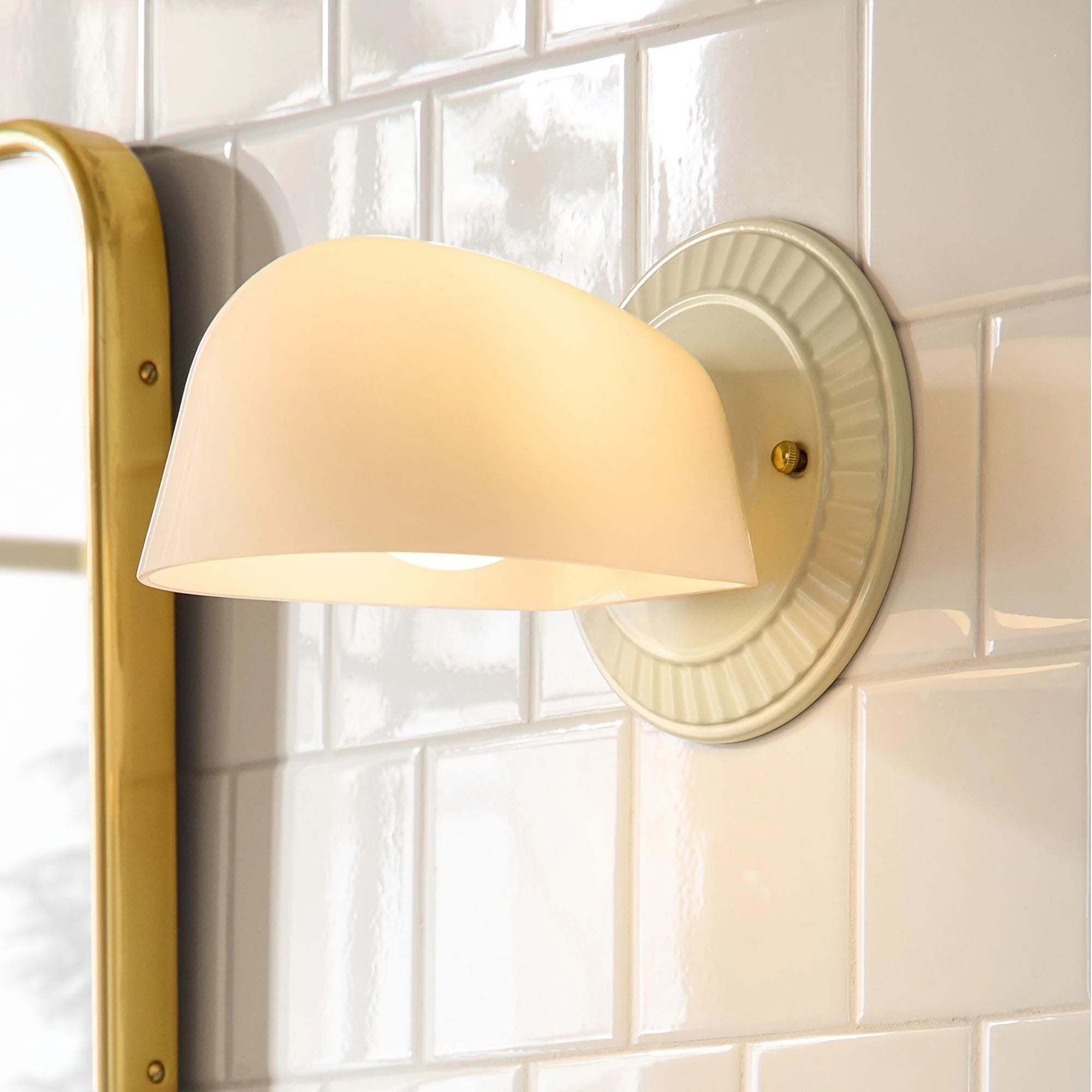 Thais Mid-Century Modern Art Deco Glas-Wandleuchte (8).webp__PID:997e6357-7f72-4898-a0a3-f11f23cc16cd