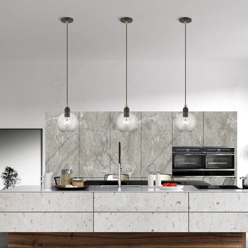 Elle Minimalistische Pendelleuchte mit Klarglaskuppel scene8.webp__PID:e7275d17-c7d3-48a5-a12e-8c4d78e87a4b