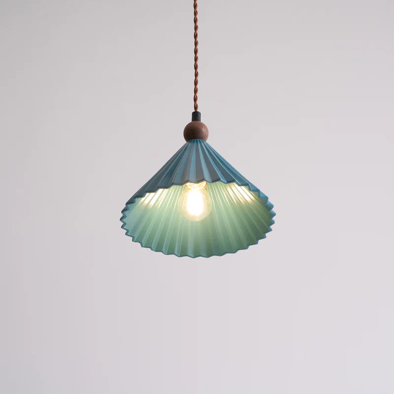 Eirene Minimalistyczna plisowana ceramiczna lampa wisząca w kształcie stożka (11).webp__PID:46796891-6d67-4a38-a9ab-daa5d4bd0569