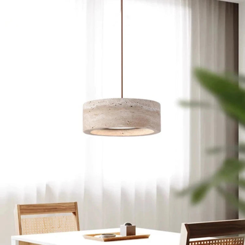 Image de spécification pour la suspension vintage crème en travertin naturel Kairi