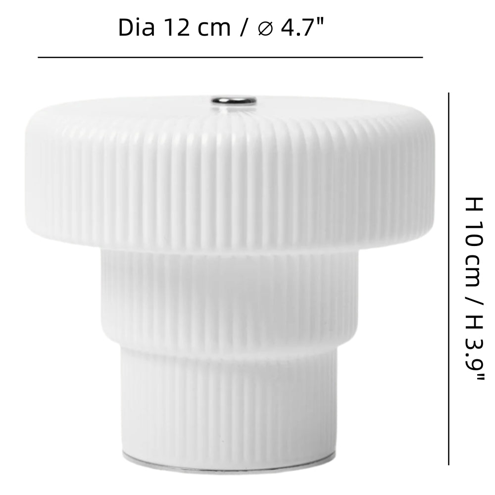 Lampe de table portable minimaliste en verre soufflé Cora11.webp__PID:d3b39f14-3082-4751-abfa-264818cb5d8e