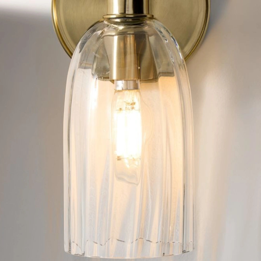 Kinkiet Kerry Modern Ribbed Glass 2-Light, detal 2.webp__PID:c7e22a04-aa4c-4dec-b9a3-ee2d9953319a