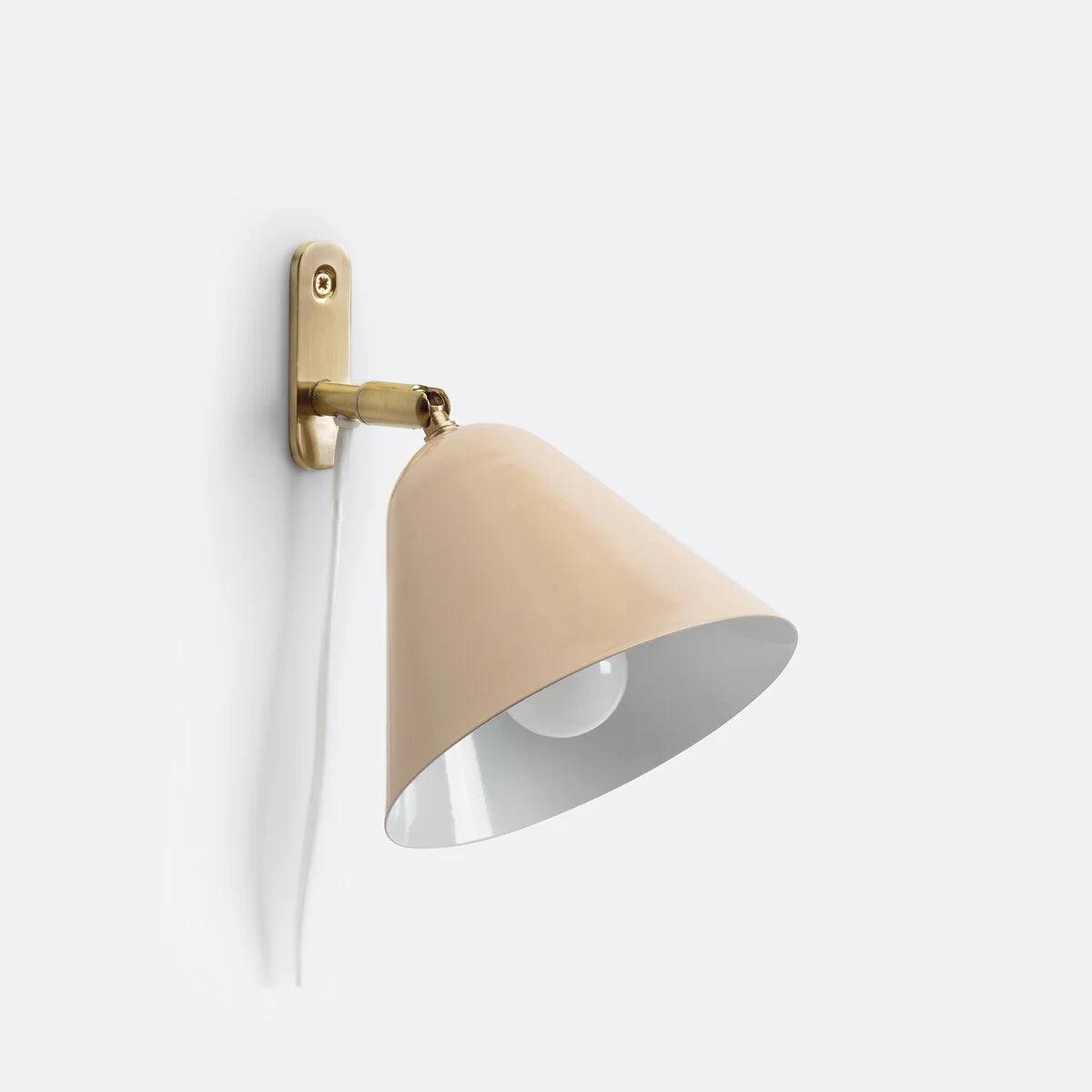 Aplique de pared de metal cónico minimalista moderno Phrike (13).webp__PID:11187f1c-ab62-401a-85ad-e82d5e75b089