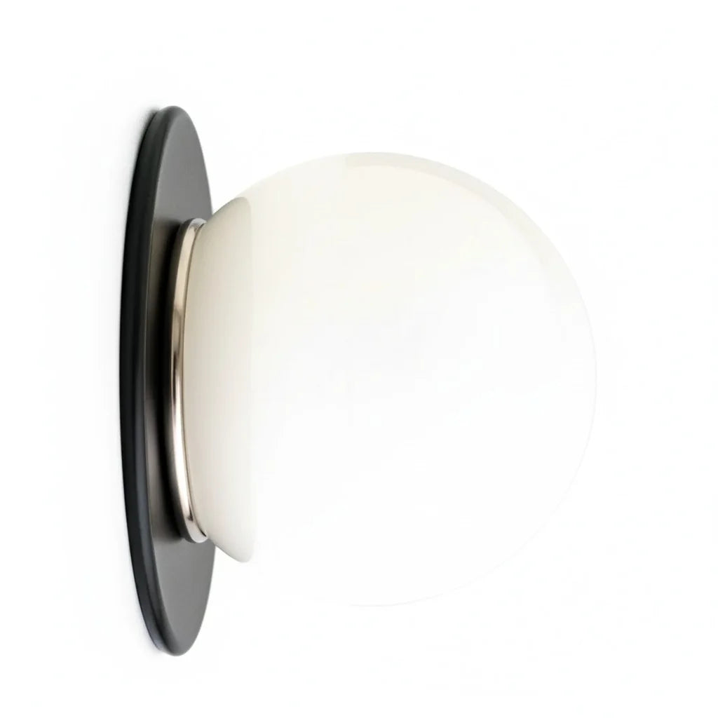 Aplique de pared Orb de vidrio y latón minimalista clásico Nria sku7.webp__PID:f507b3cd-cf6d-4c26-bc7a-3718e1eb535b