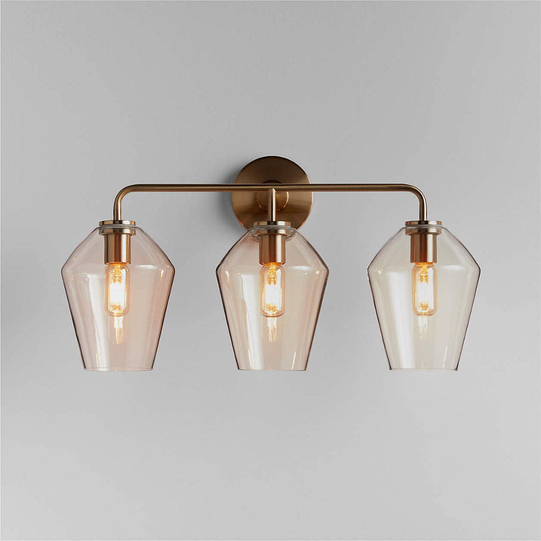 Elara Lampada da parete moderna in metallo vetro geometrico ottone chiaro.webp__PID:228eedf6-ce8f-4090-b404-22cb027e45c1
