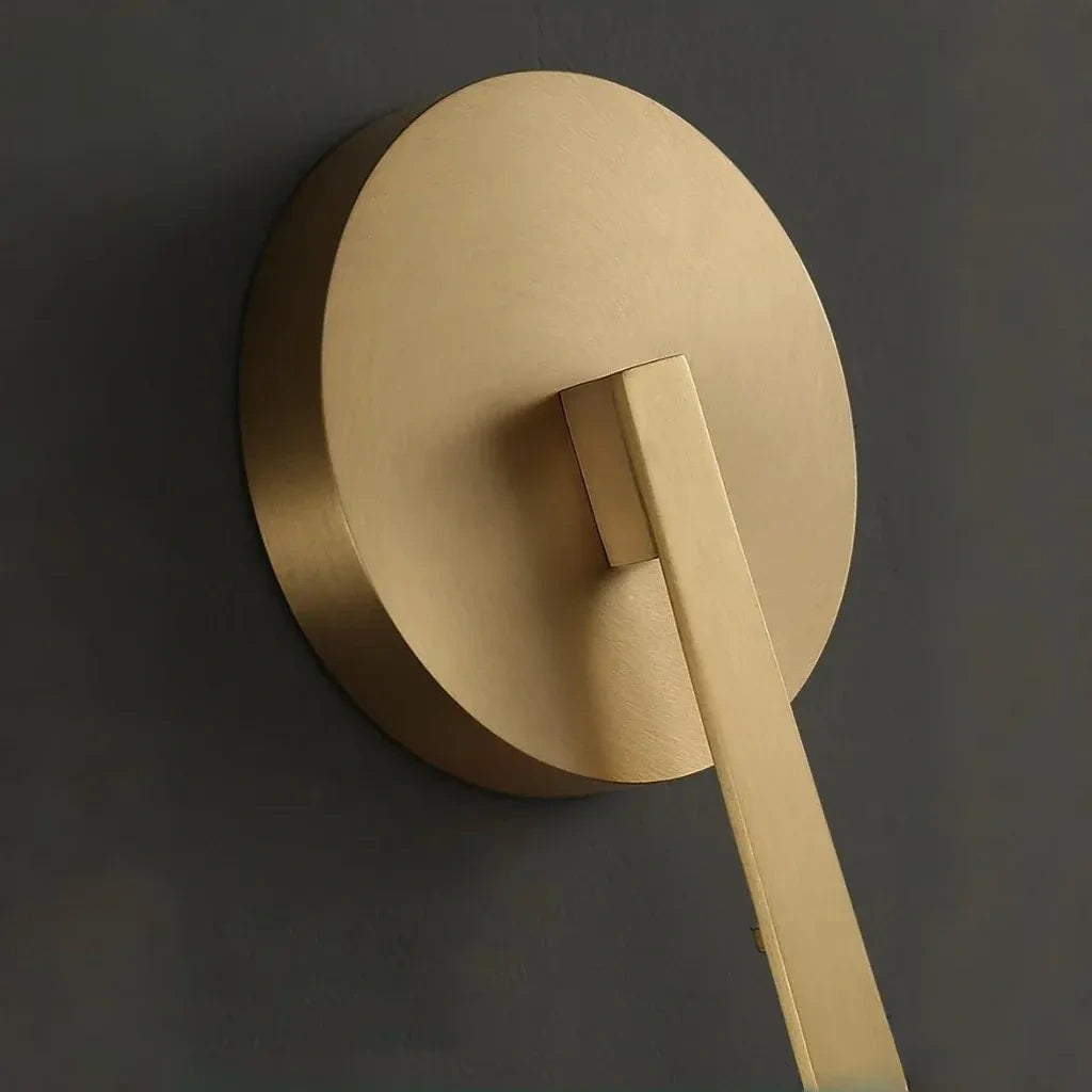Applique murale LED moderne Jerry en laiton et verre tubulaire1.webp__PID:f373a31b-4896-47cc-94f0-1c568424d068