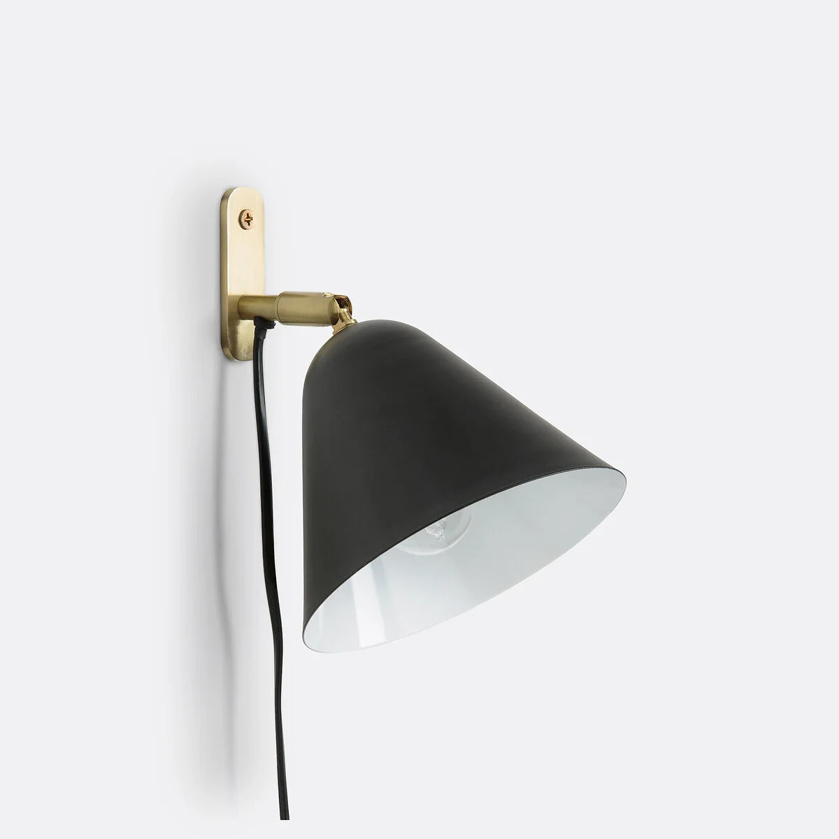 Aplique de pared de metal cónico minimalista moderno Phrike (16).webp__PID:1cab62e0-1a45-4de8-ad5e-75b089bbfbcc