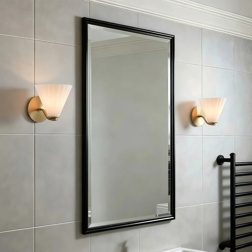 Kiro Applique da parete decorativa svasata in vetro ondulato moderno
