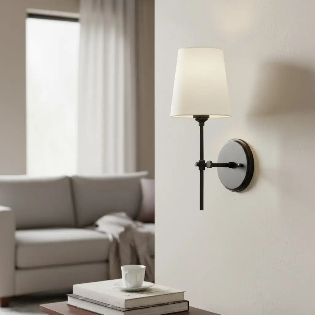 Applique murale à 1 lumière en laiton et tissu minimaliste Amberly3.webp__PID:84a5c191-5cb9-4302-a4e7-1d5b56365291