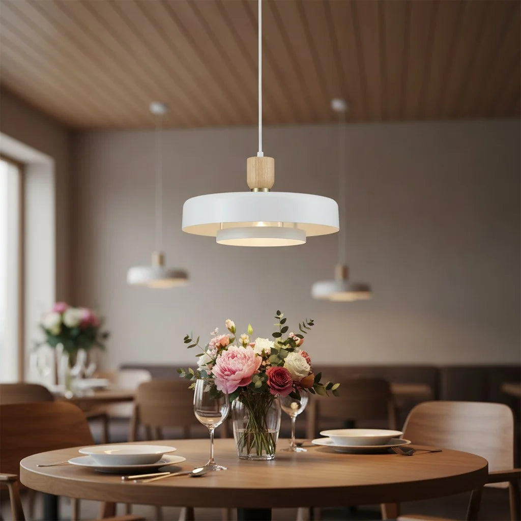 Lampada a sospensione a più livelli Lilja Nordic bianca (3).webp__PID:6adba238-293f-4ad6-b8fb-ec805d1128f0
