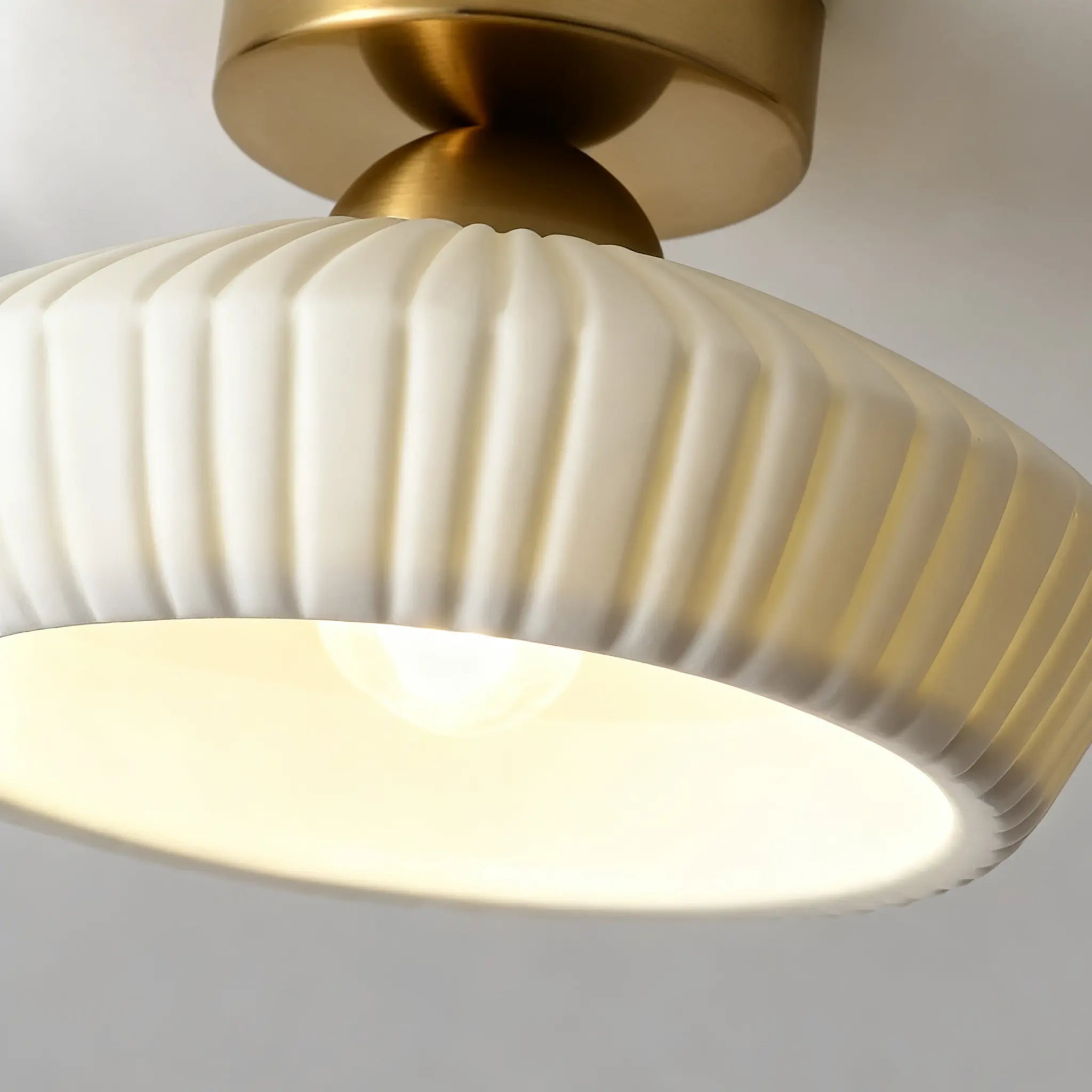 Plafoniera moderna in ceramica strutturata Ashbur30.webp__PID:739e678a-293f-4bd7-bb3d-b8ece30ff98f