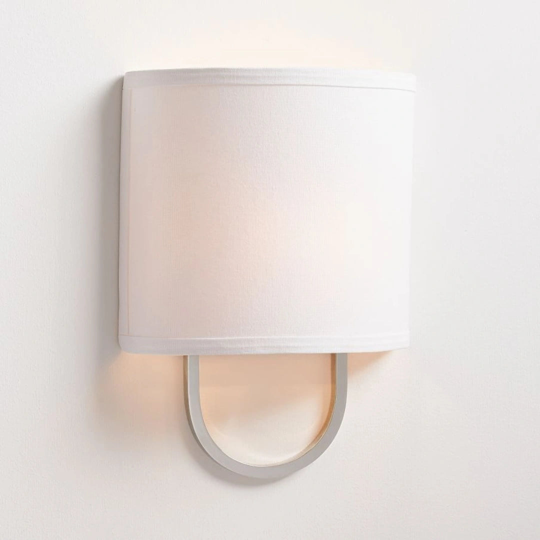 Aplique de pared de metal con pantalla de tela moderna Edena níquel.webp__PID:23d079cb-fdbb-4b07-b3c2-4c68457d8eeb