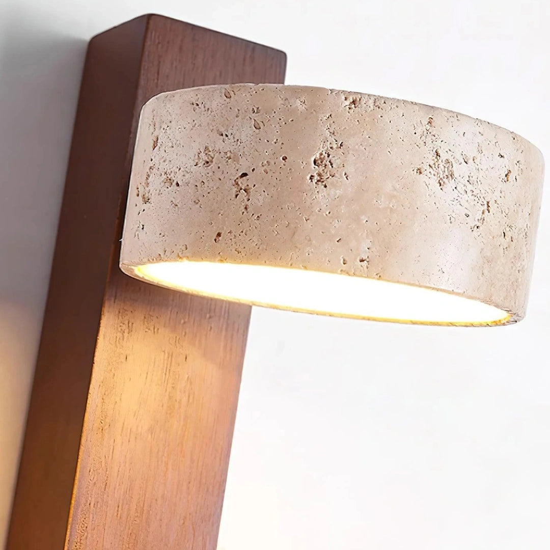 Applique da parete a LED in travertino naturale Shawna Wabi Sabi Detail1.webp__PID:cbd40410-3eec-42b4-b14c-7cfbc92a9220