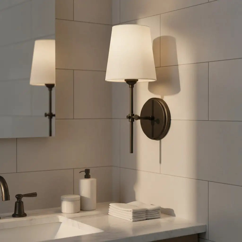 Applique murale à 1 lumière en laiton et tissu minimaliste Amberly15.webp__PID:56365291-3d4e-43b1-819d-b4c57a8db65a
