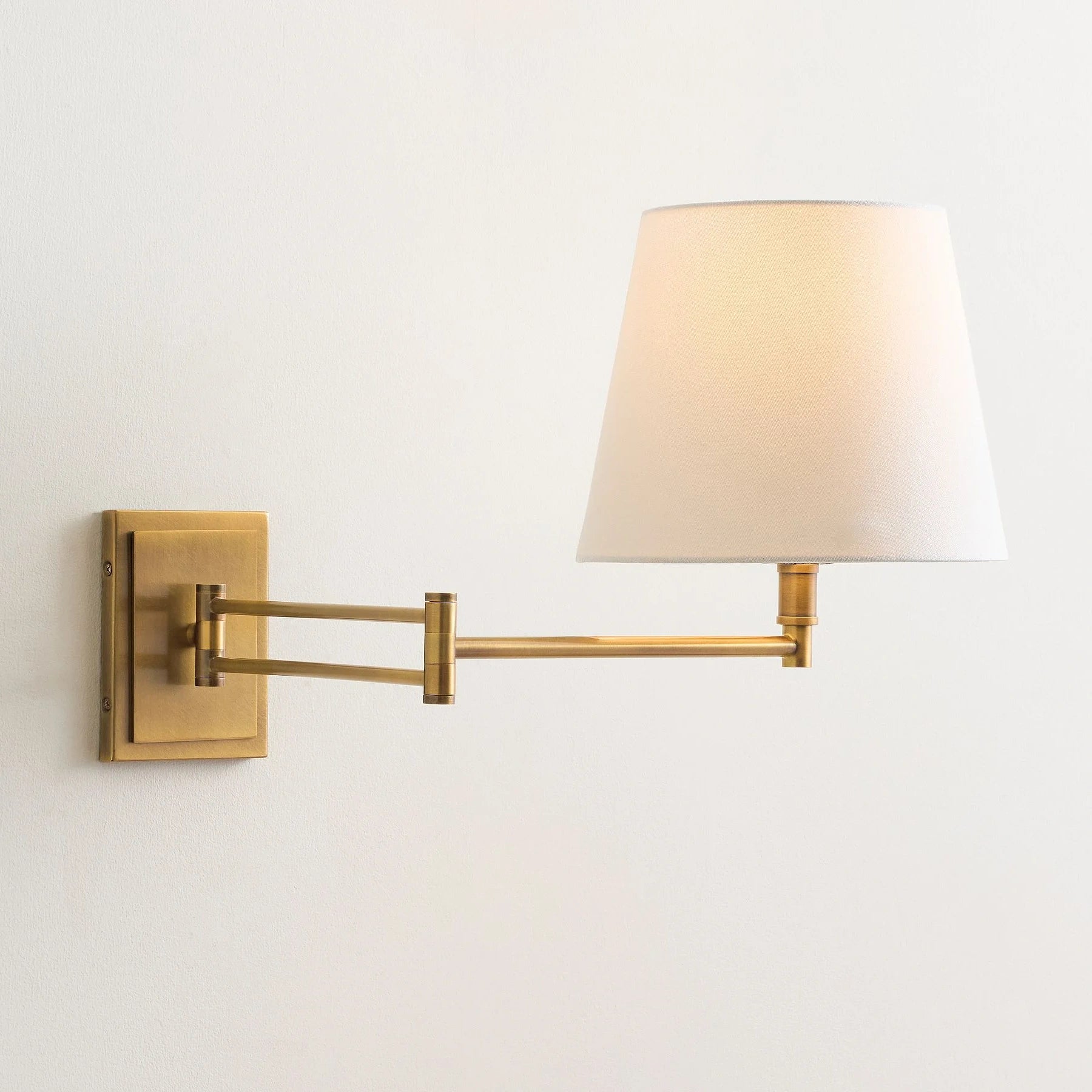 Evarne Moderne Leinenschirm-Wandleuchte mit Schwingarm (9).webp__PID:ac9b5f09-2cdd-44ad-979c-52ec1a4b3a1d