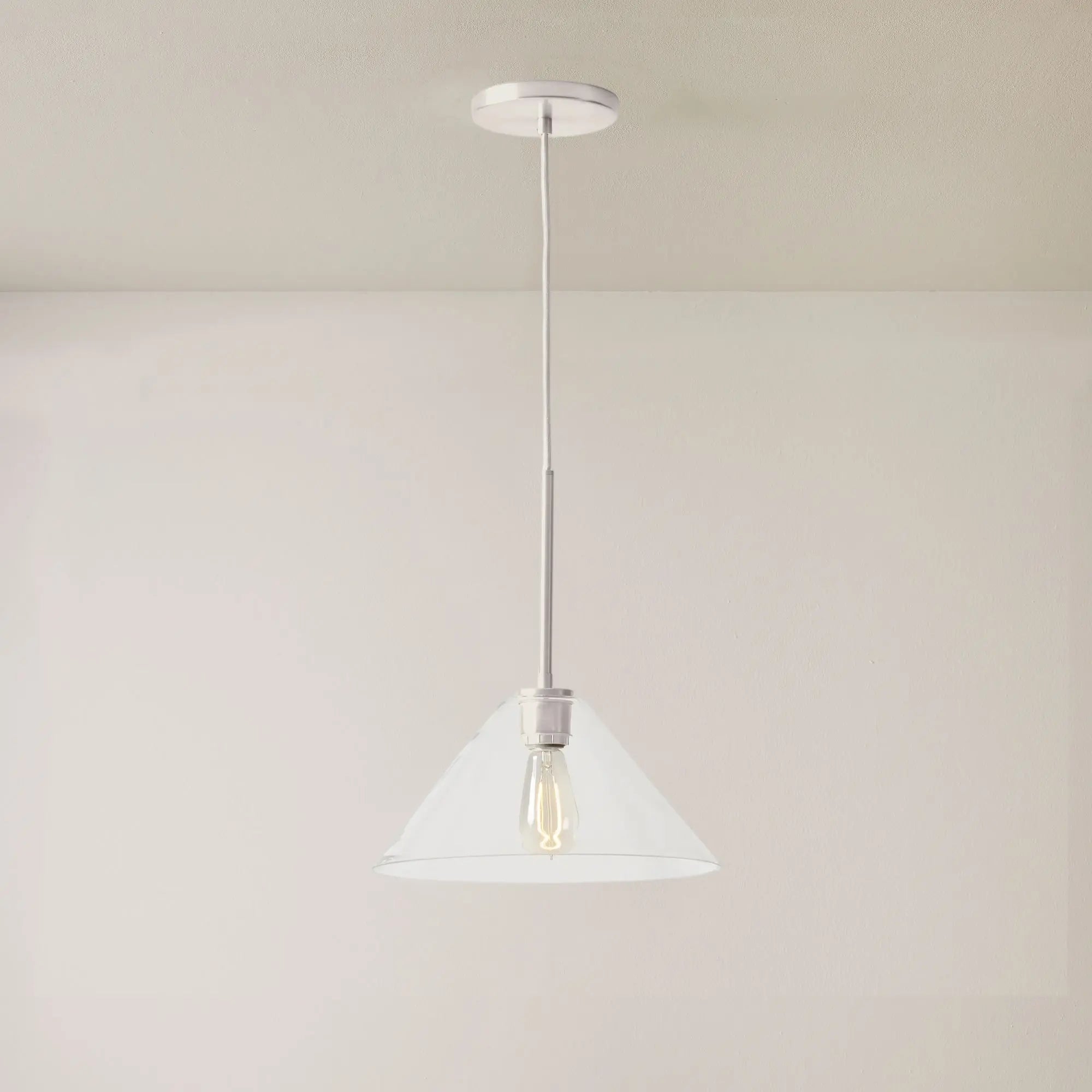 Sorelle Moderne Kegelglas-Pendelleuchtenku15.webp__PID:3aa22e49-9aa9-4893-869c-ef2772b646eb