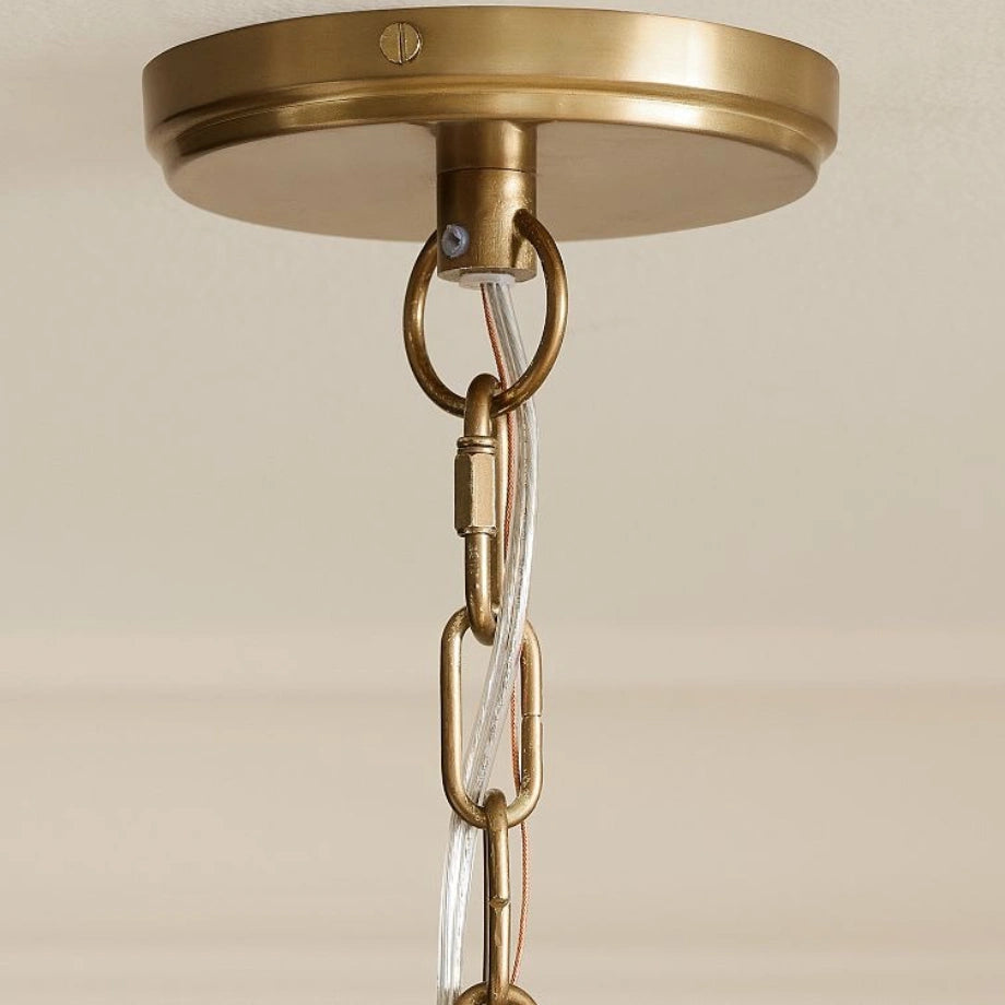 Metalowy żyrandol Theresa w stylu vintage z muszelkową latarnią detal2.webp__PID:6d09bd2c-204b-4516-a64c-e029ea20a901