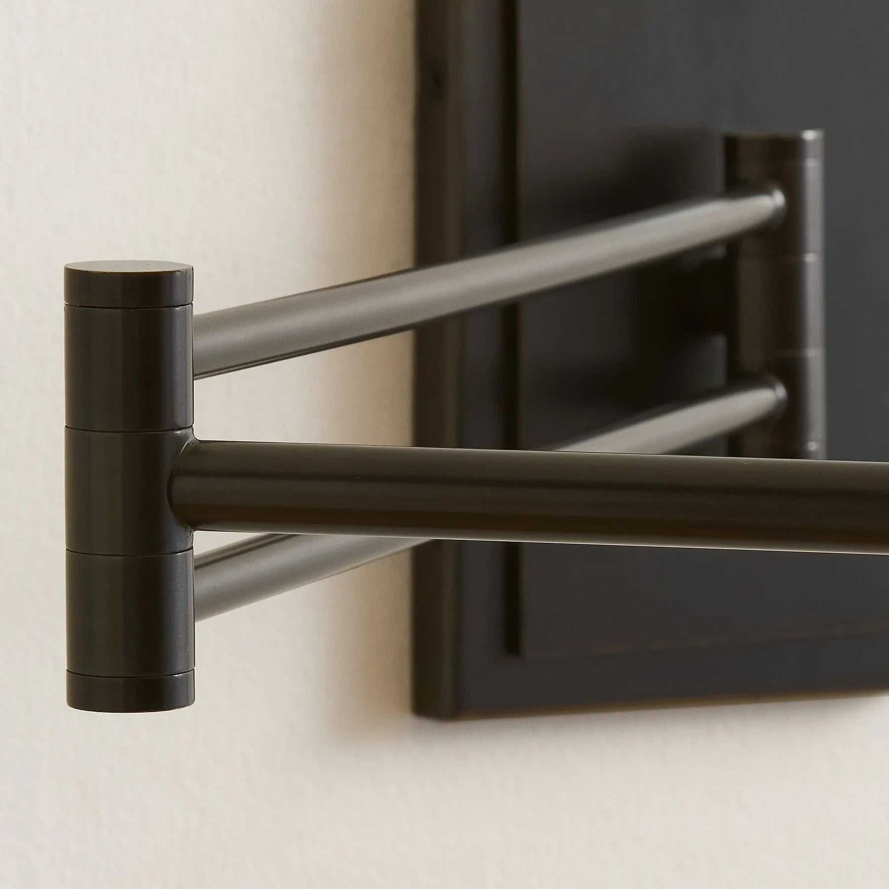 Evarne Moderne Leinenschirm-Wandleuchte mit Schwingarm (7).webp__PID:2297ac9b-5f09-4cdd-94ad-179c52ec1a4b