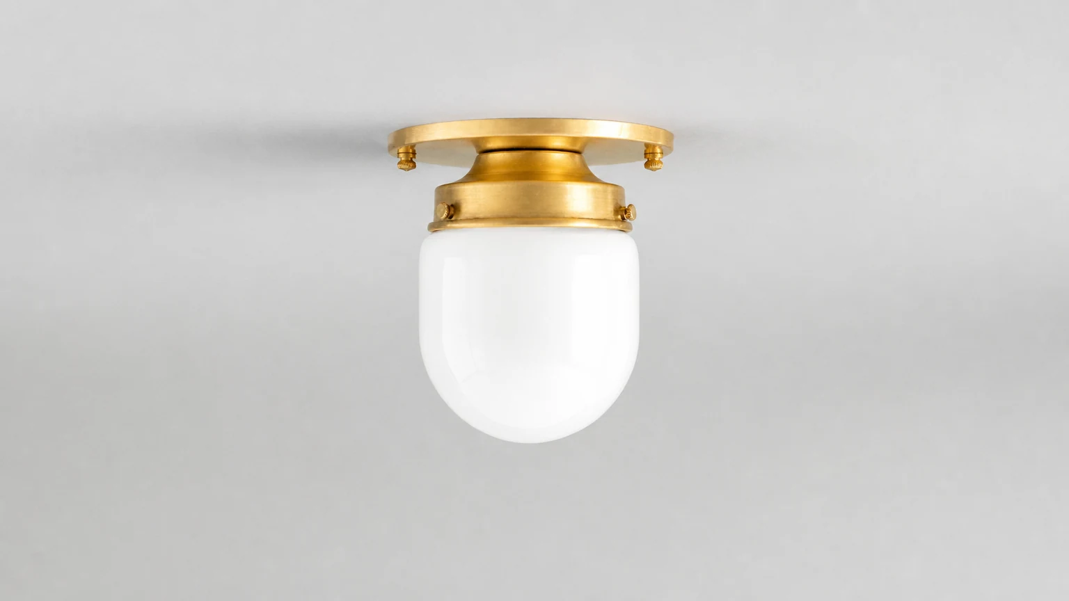 Lámpara de techo modelo n.° 9535, mostrada como lámpara de techo empotrada en un entorno de habitación.
