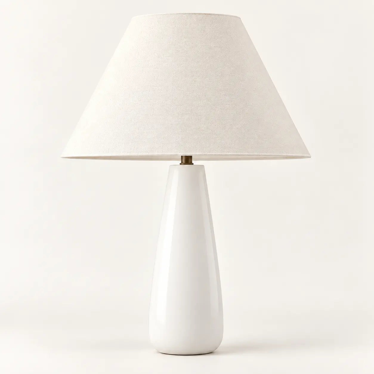 Ceramic base in white