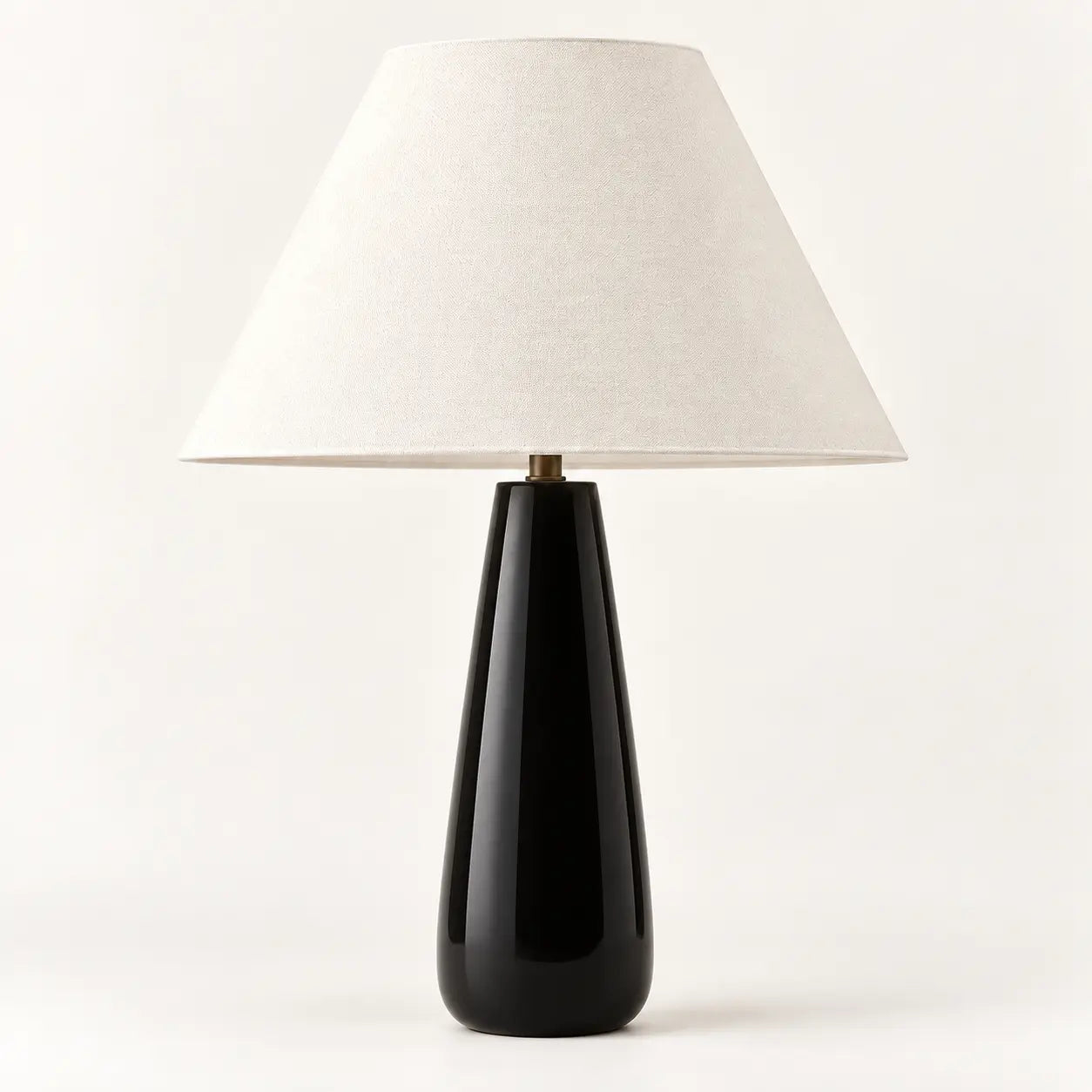 Ceramic base in black